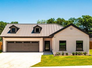 407 N Dallas St, Rice, TX 75155
