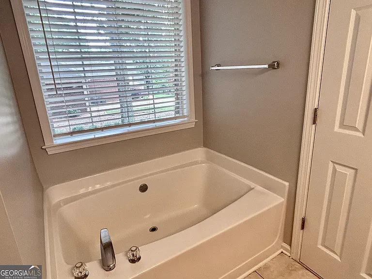 140 Piedmont Dr — Photo 15