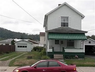1710 Maple Ave photo 1