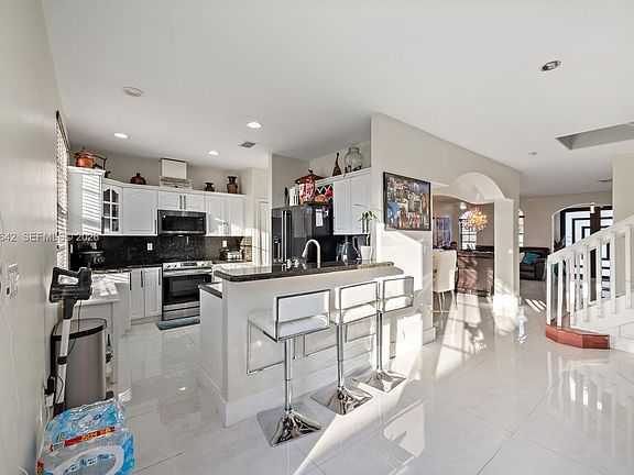 4th image of 1360 SW 142nd Ave #0