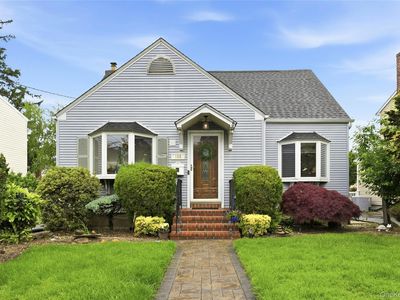 152 Collins Avenue, Williston Park, NY, 11596