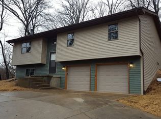 8101 Bledsaw Ln, Troy, IL 62294