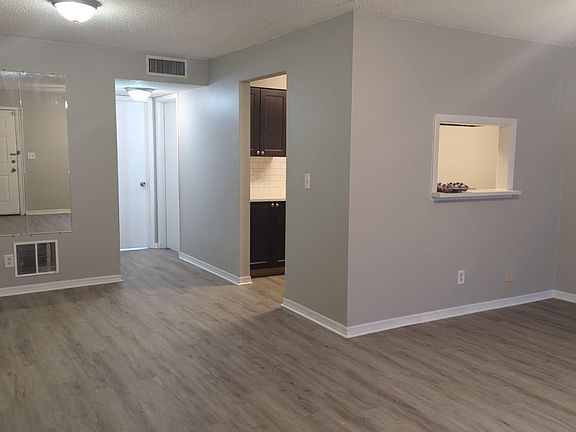 3rd image of 9205 Tudor Dr APT 108