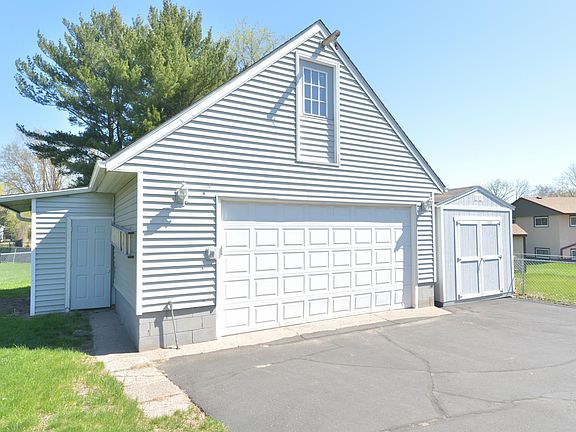 5th image of 215 Keith Rd