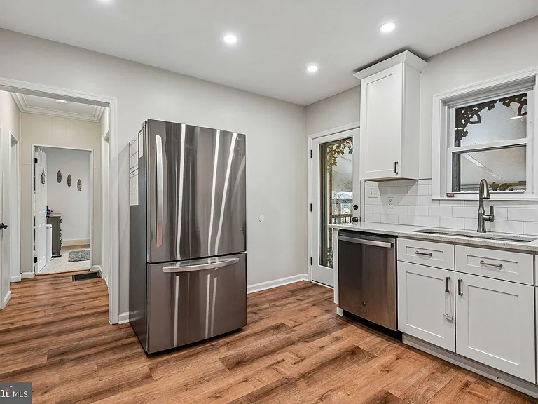 105 Dinsmore Ave — Photo 14