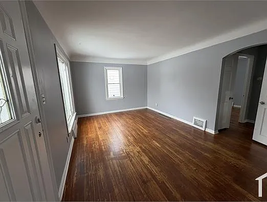3 bed, 728 sqft, $2,150 — Photo 2