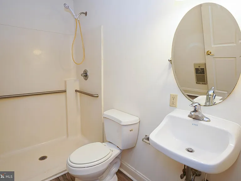 800 Travers St #6 — Photo 19