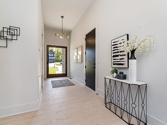 5th image of 1316 Clifton Ln