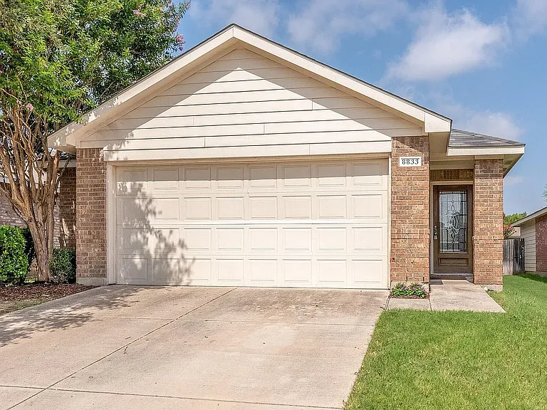 8833 Quarry Ridge Trl — Photo 1