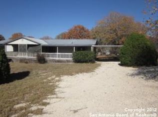 124 Moss Ln, Adkins, TX 78101