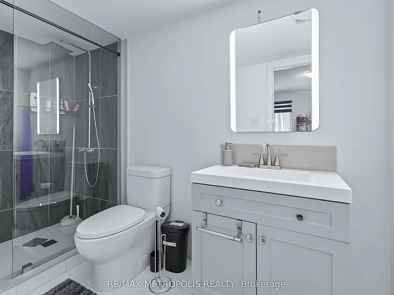 132 Blue Forest Cres — Photo 11