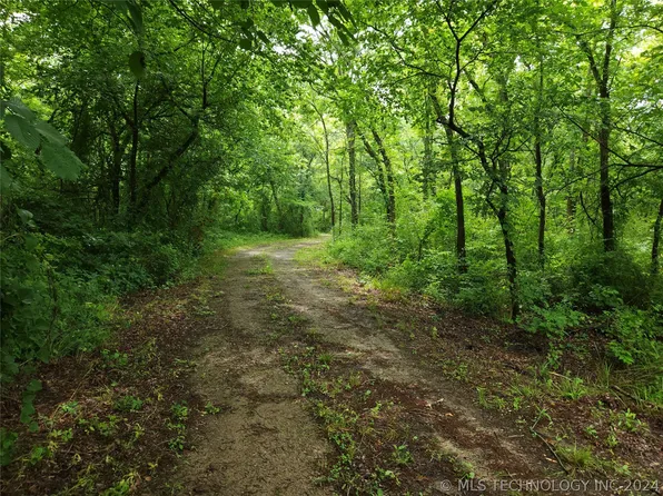 27938 Arbeka Rd, Henryetta, OK 74437