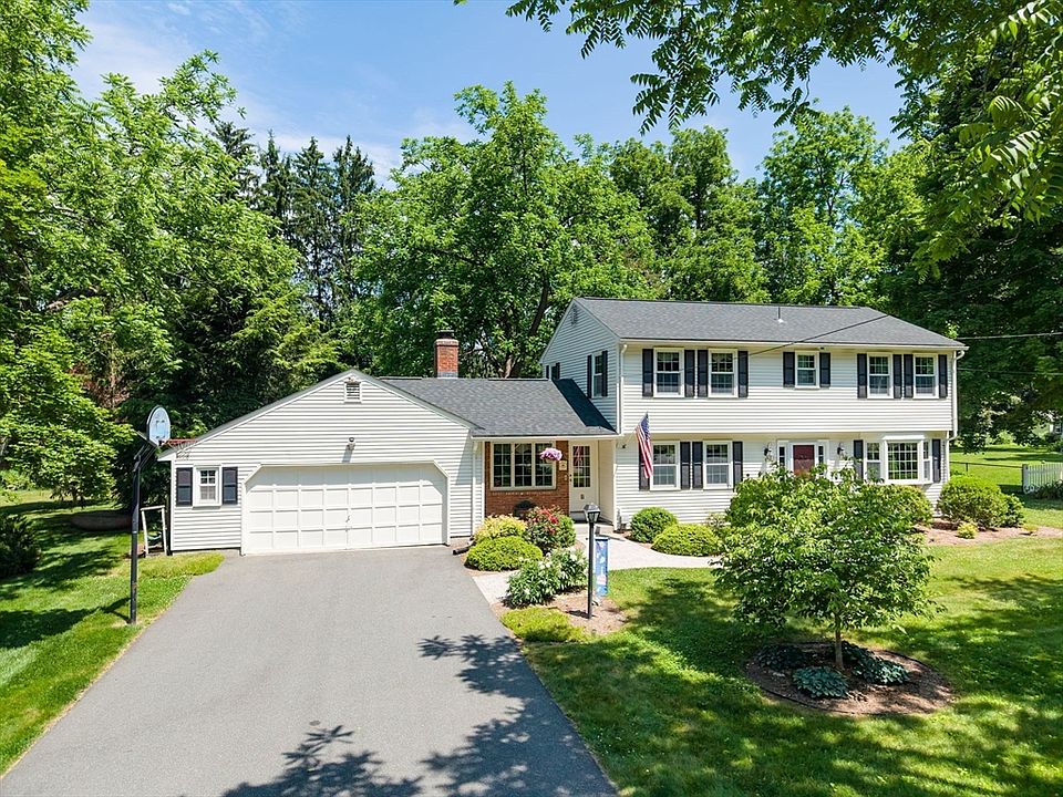 1st image of 6 Brookmont Dr