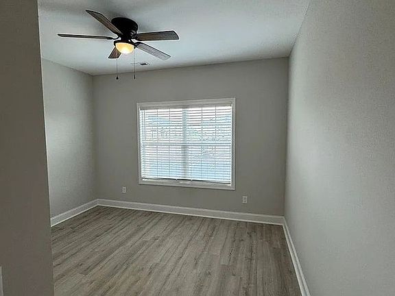 4th image of 308 Hillview Mills Blvd
