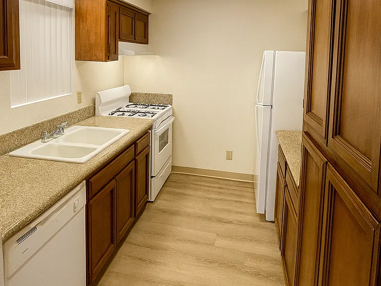 Sunridge Townhomes — Photo 6