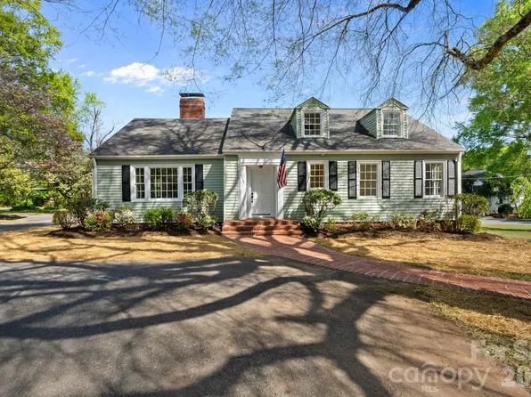 3114 N Center St, Hickory, NC 28601