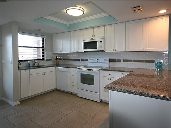 2nd image of 19451 Gulf Blvd APT 505