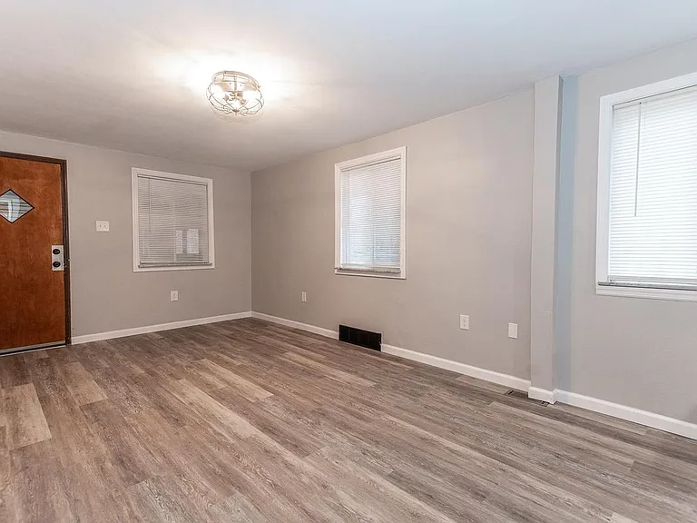 50 McNeilly Ct — Photo 6