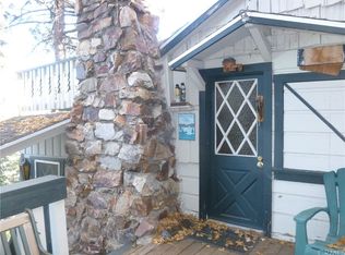 33510 Angeles Dr, Green Valley Lake, CA 92341