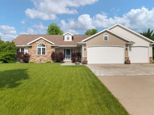 N2325 Heavenly Dr, Greenville, WI 54942