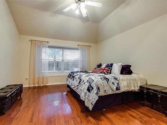 5th image of 3808 La Tierra Linda Trl