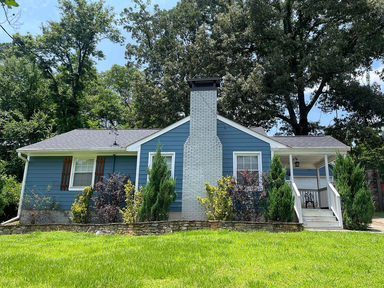 3 bed, 1230 sqft, $2,400 — Photo 3