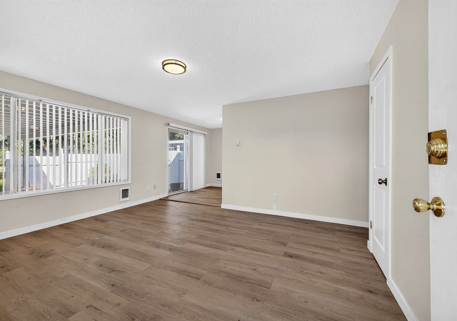 8215 Luzader Ln SW, Lakewood, WA 98499 — Photo 3