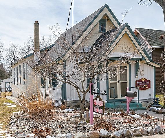 1st image of 8 W Mantua Ave