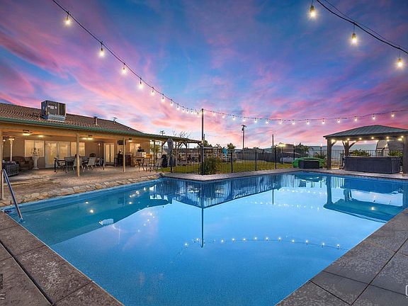 2nd image of 14410 Round Mountain Rd