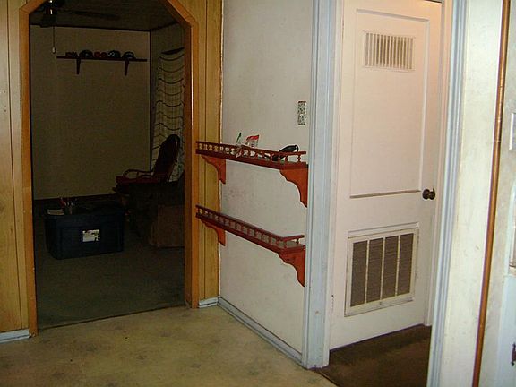4th image of 1105 9th Ave N