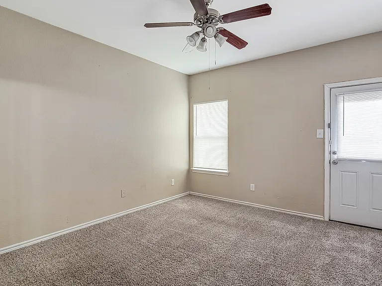 824 Walnut St #824 — Photo 10