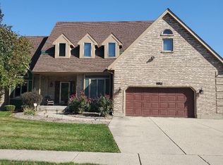 1385 Stonegate Rd, Algonquin, IL 60102