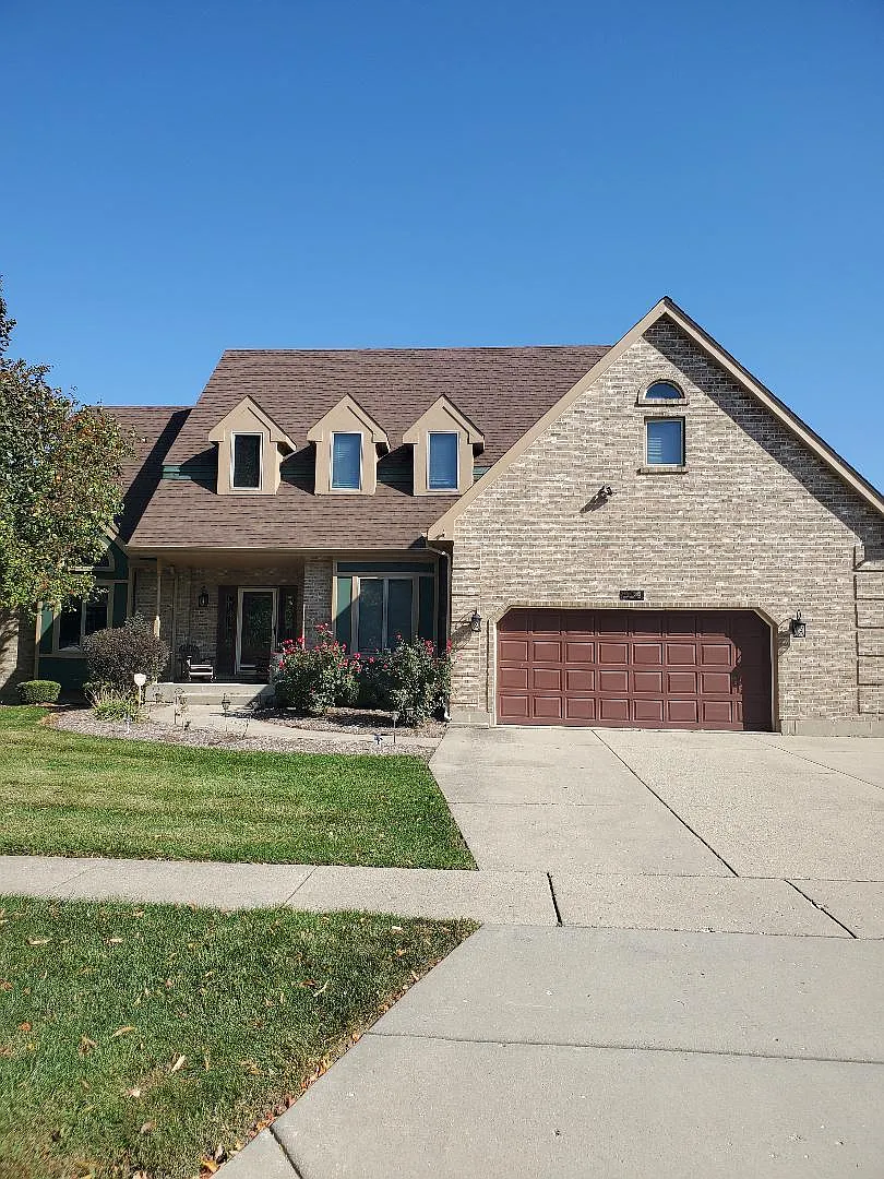 1385 Stonegate Rd photo 1