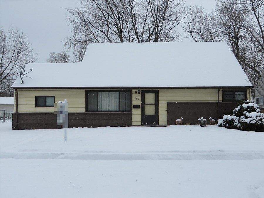 1st image of 425 Wildwood Dr