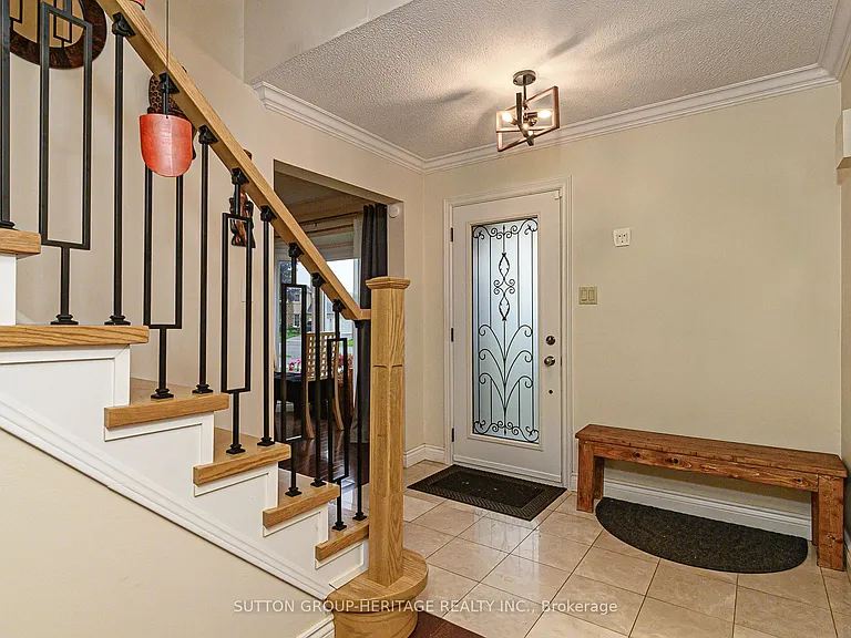 209 Bassett Blvd — Photo 6