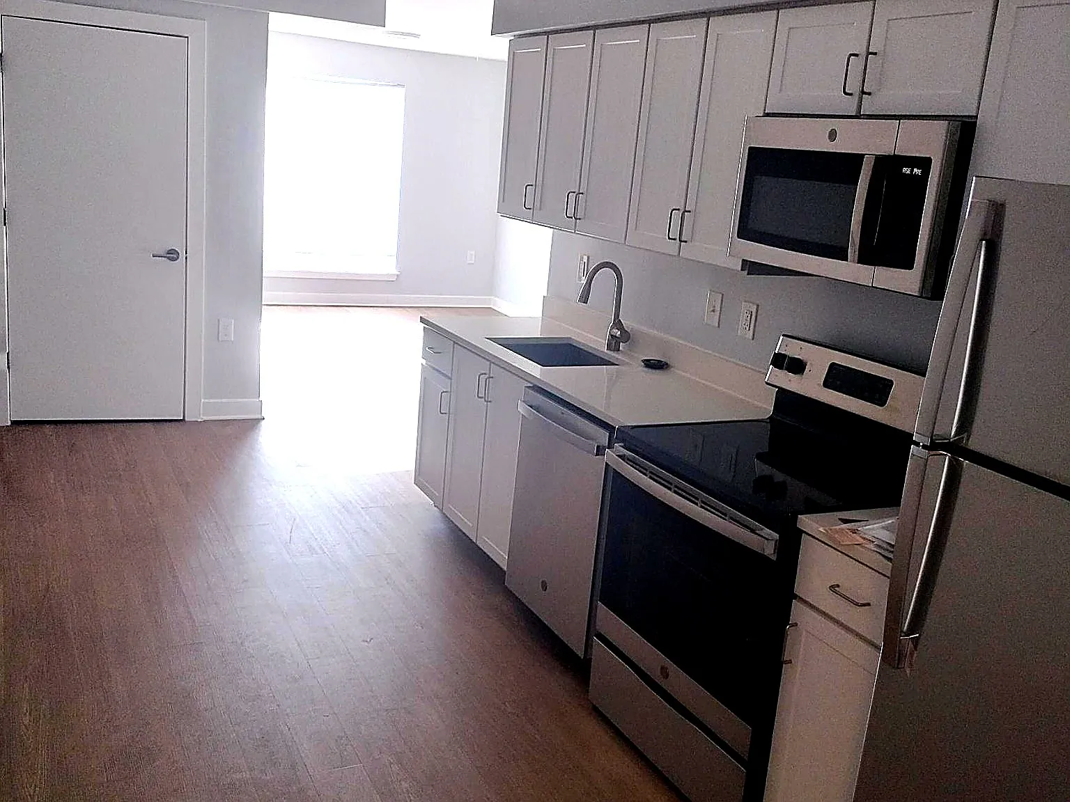 11 Hundred Apartments — Photo 4