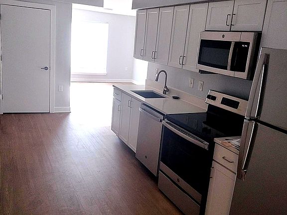 5th image of 1100 Eastern Ave NE #5bec16d65