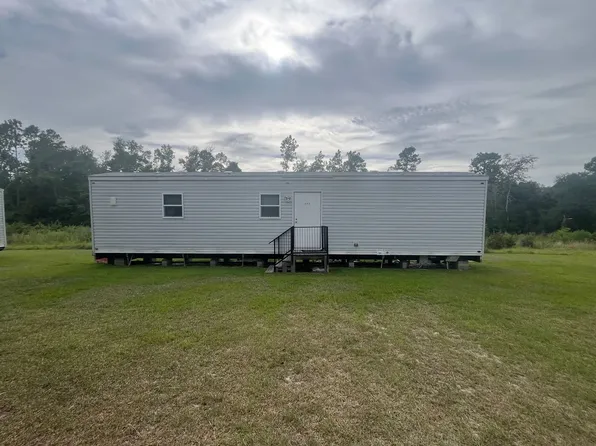 307 Hilltop Rd NE, Baxley, GA 31513