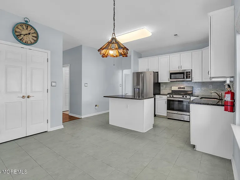 1 Evans Ct — Photo 15