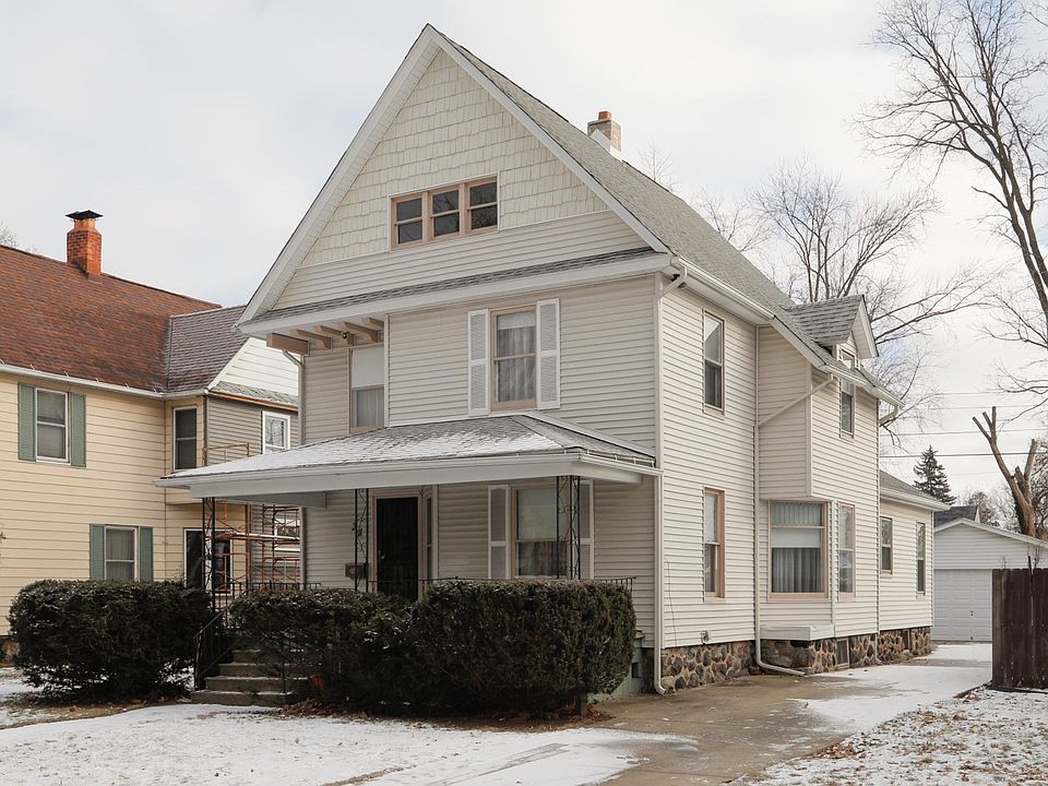 38 Garrison Ave-101