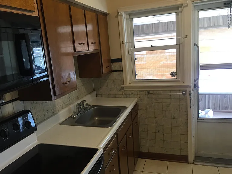 4028 Saint Barbara Ln — Photo 6