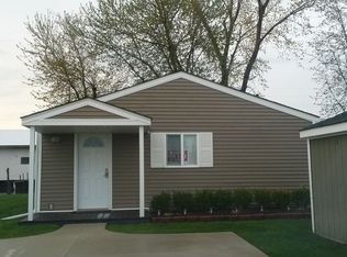 9821 Saint John Dr, Algonac, MI 48001