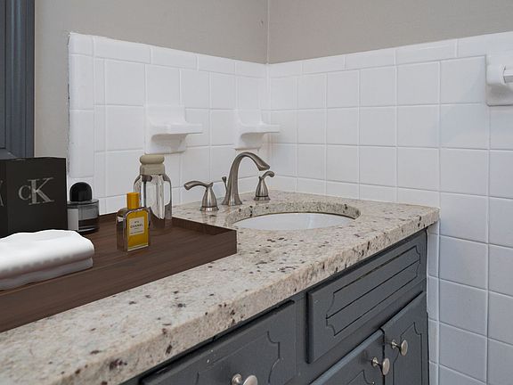 5th image of 3401 Cliff Rd APT N