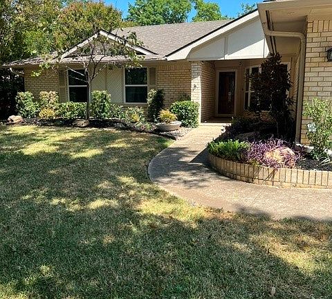 2nd image of 2846 Columbine Dr