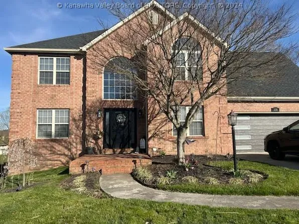 138 Candlewyck Dr, Hurricane, WV 25526