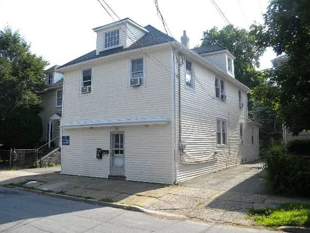 Building Photo 3