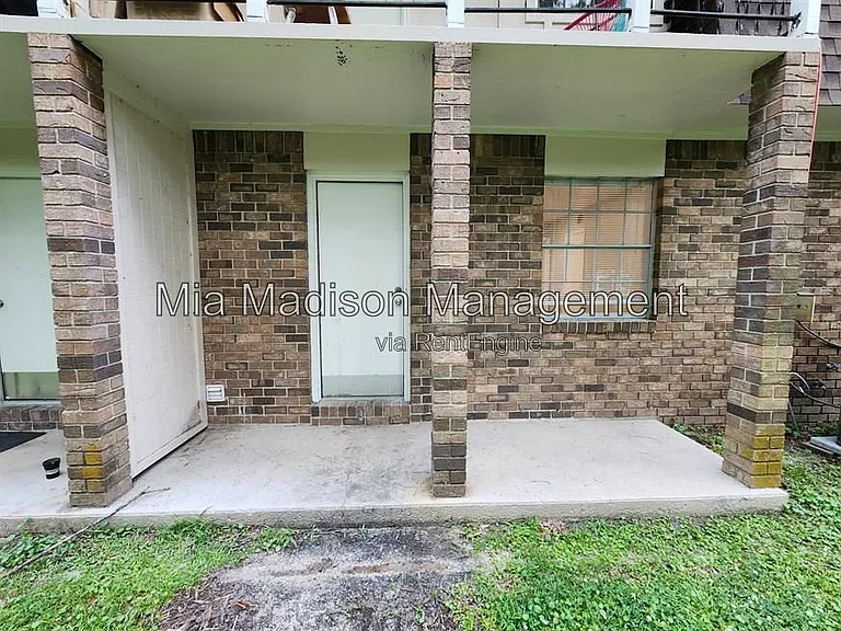 111 E Mell St #5 — Photo 2