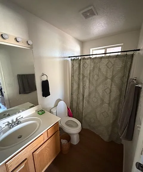 3960 E Valley Ln #B — Photo 11