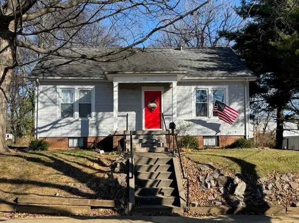 327 9th St, Henderson, KY 42420