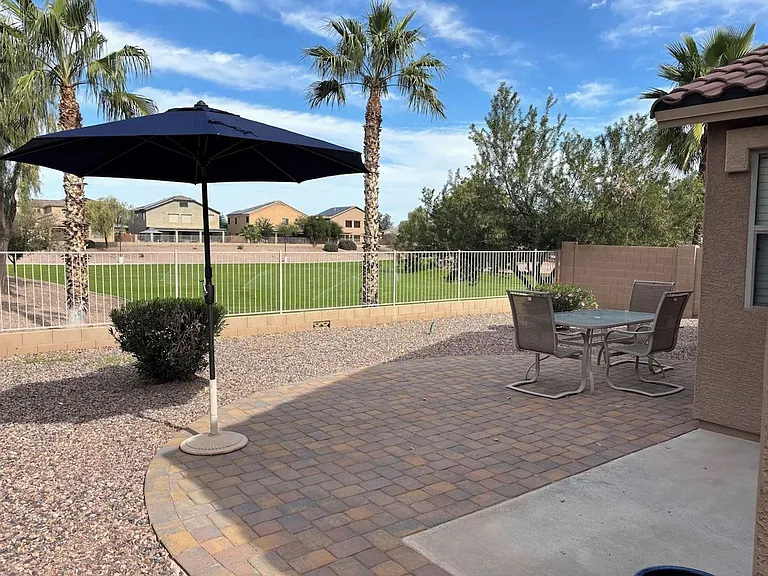 776 W Fairlane Ct — Photo 16